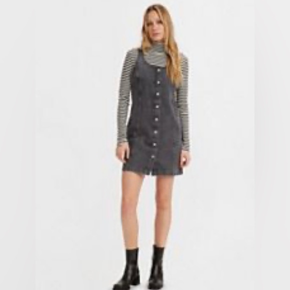 Levi's Dresses & Skirts - TULI DENIM MINI DRESS- Black button down with side pockets and adjustabl…